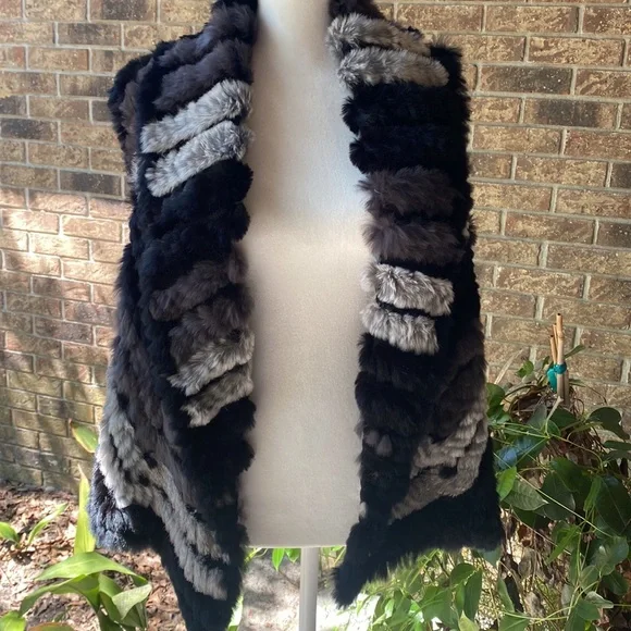 Dolce Cabo gorgeous rabbit fur vest NWT size S Vests